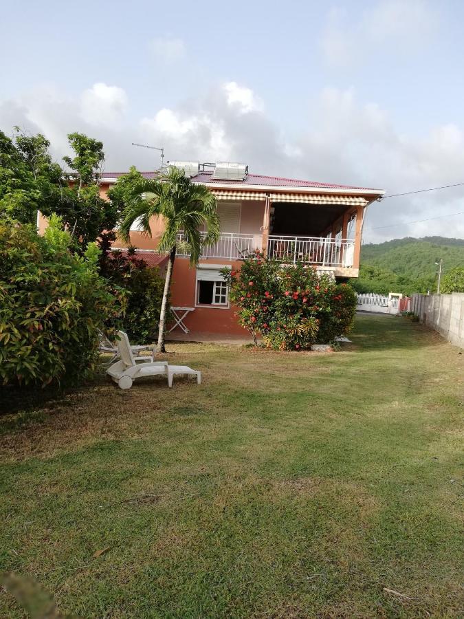 Hebergement Mouchas F4 - Dans Villa Les Polycias 圣吕斯 外观 照片