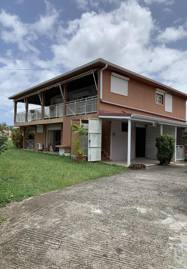 Hebergement Mouchas F4 - Dans Villa Les Polycias 圣吕斯 外观 照片