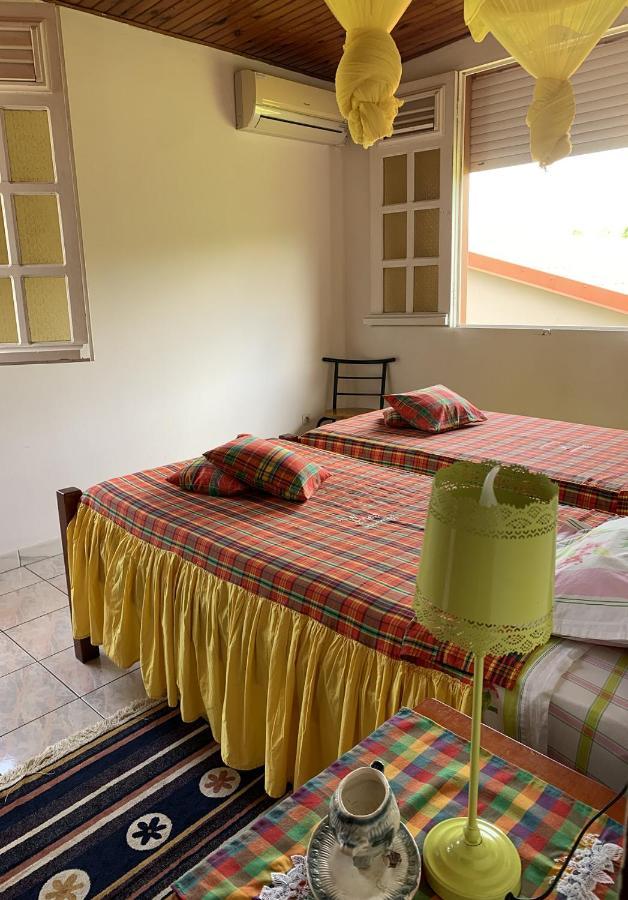 Hebergement Mouchas F4 - Dans Villa Les Polycias 圣吕斯 外观 照片