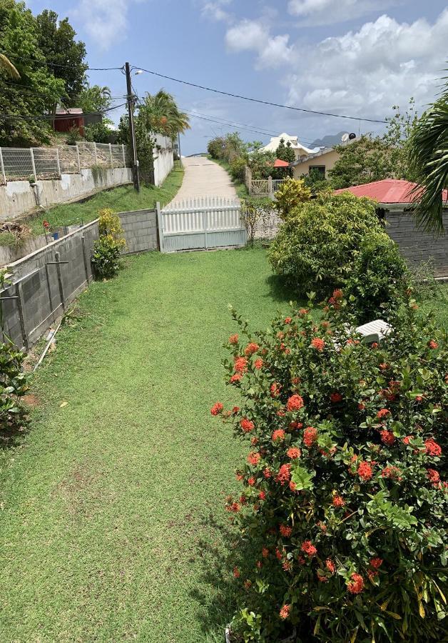 Hebergement Mouchas F4 - Dans Villa Les Polycias 圣吕斯 外观 照片