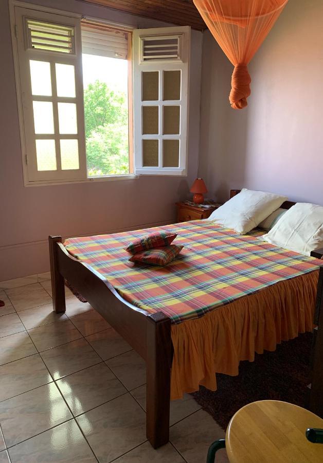 Hebergement Mouchas F4 - Dans Villa Les Polycias 圣吕斯 外观 照片
